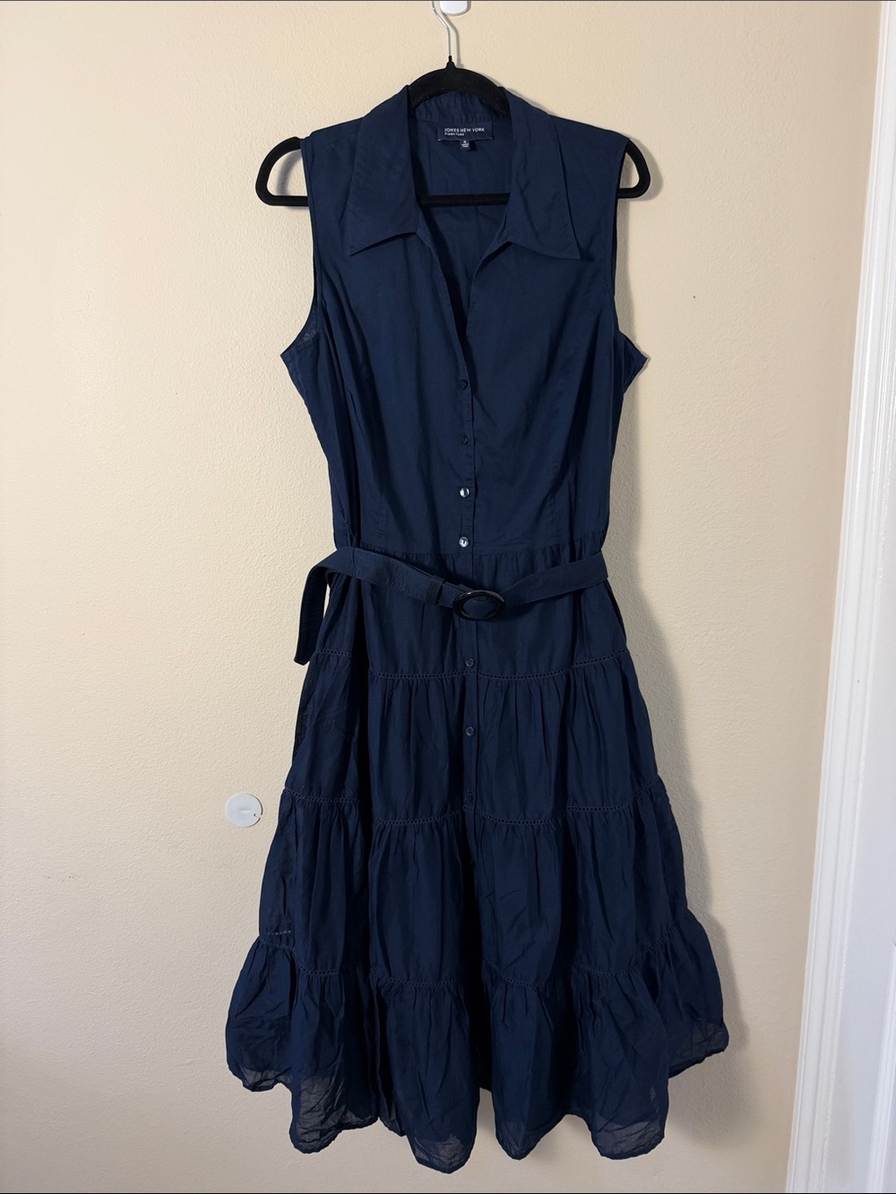 Roundtree & Yorke Navy Sleeveless Belted Tiered Dress